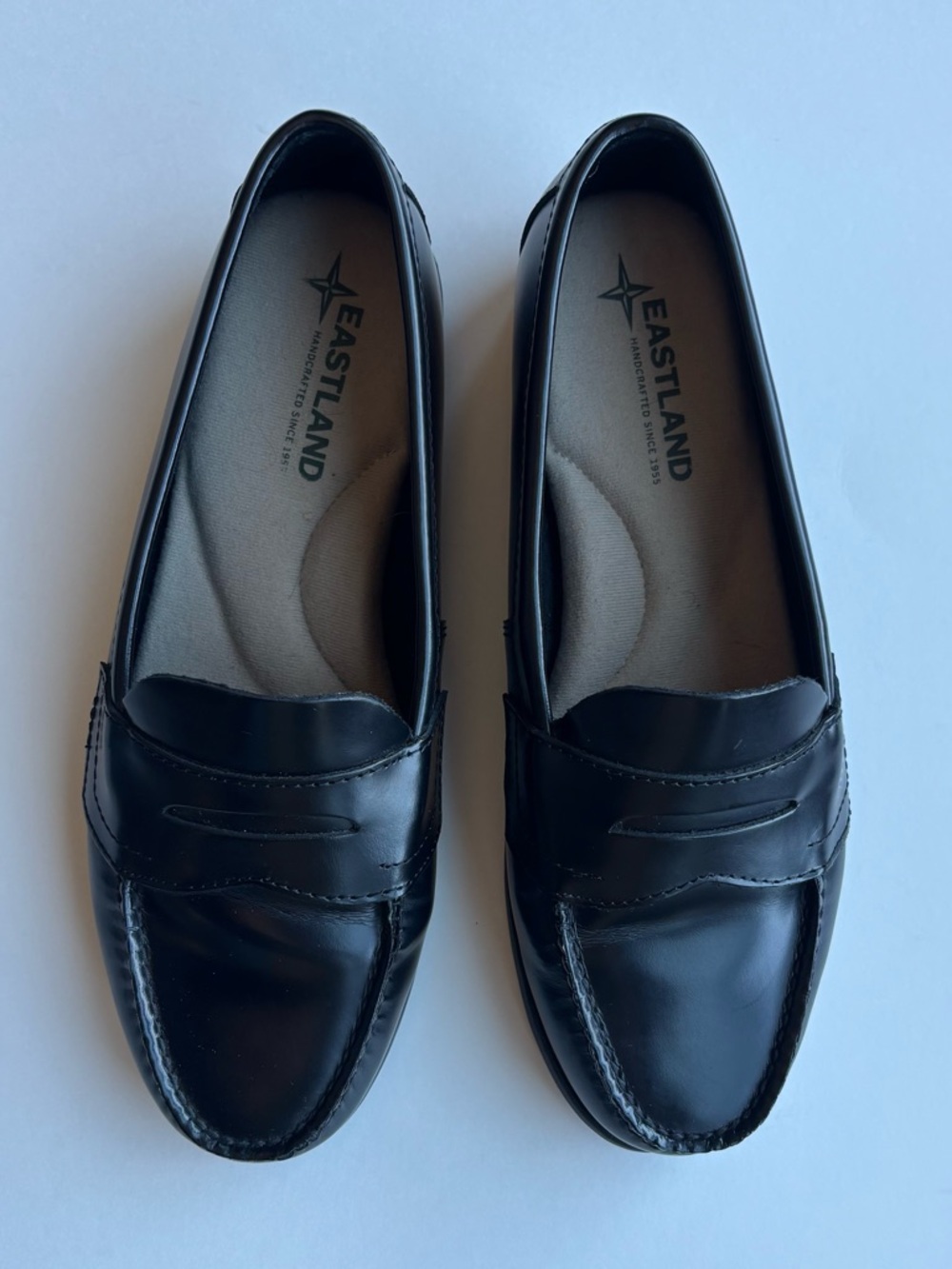 Women’s Eastland Classic Black Leather Loafers Size 7 - Picture 2 of 11